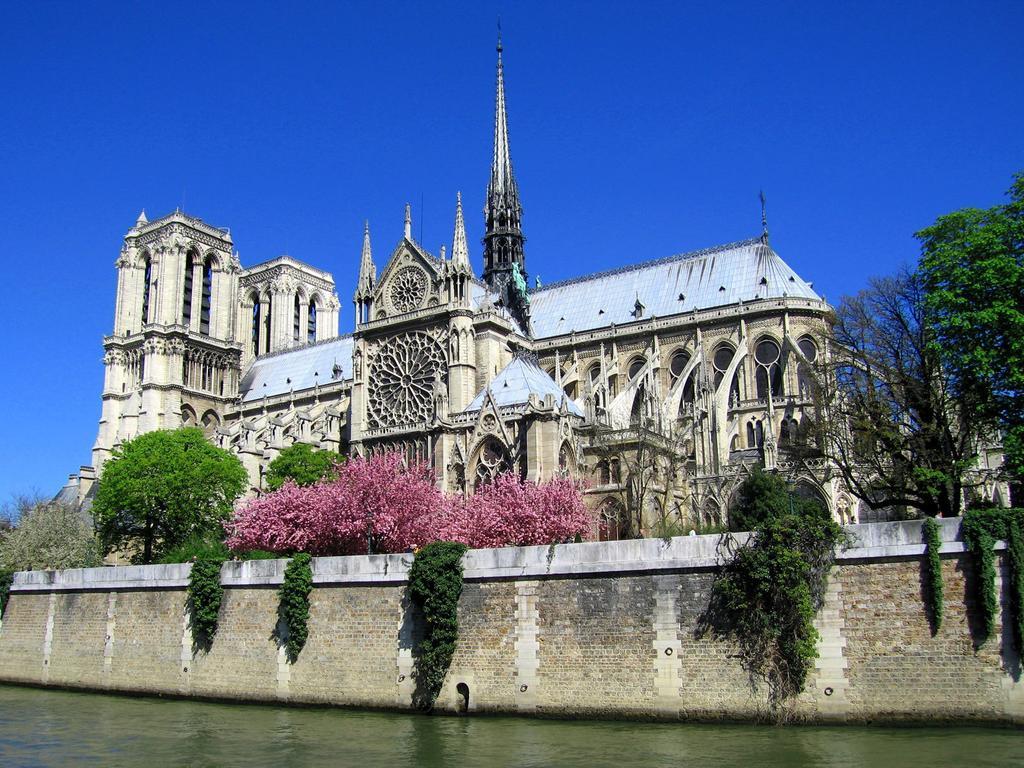 Apartment Notre Dame Bright Parijs Kamer foto